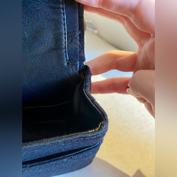 Chanel Classic Flap Reissue 2.55 Black Quilted - Picture 14 of 16